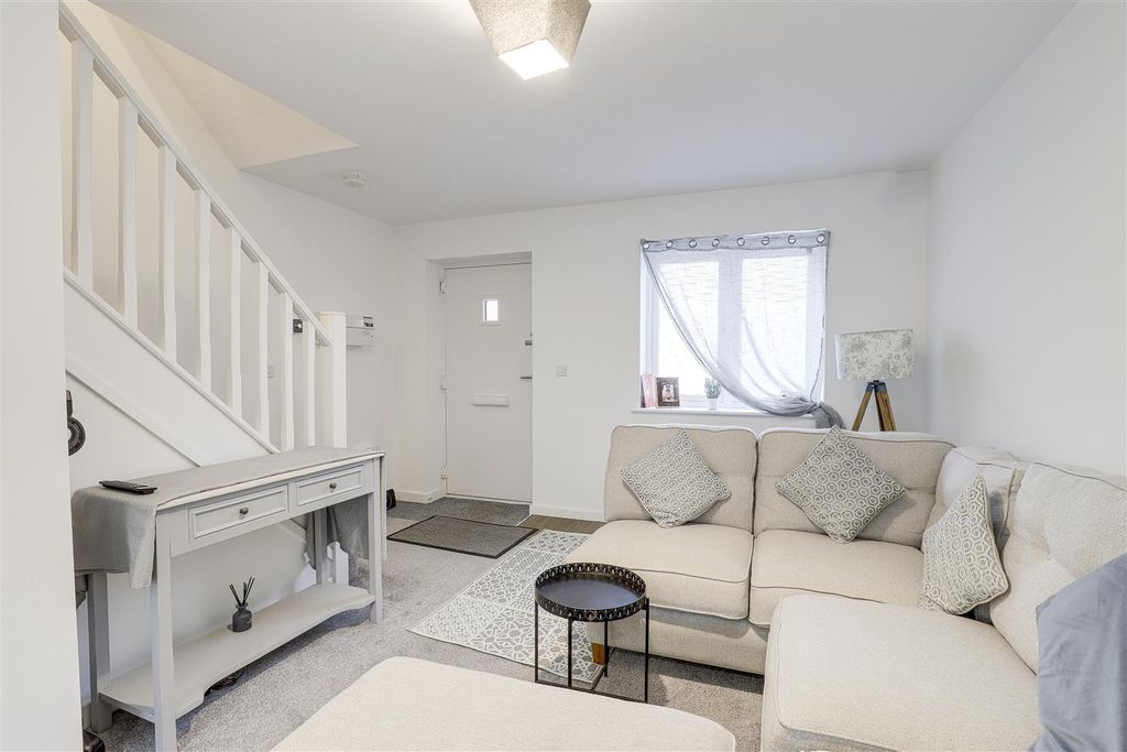 Property photo 2 of 13 29828.Jpg