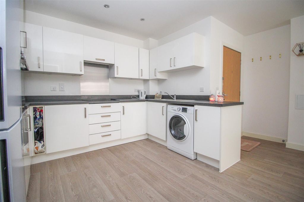 Additional image 9 of 2 bed flat for saleAustin House, Edinburgh Gate, Harlow CM20