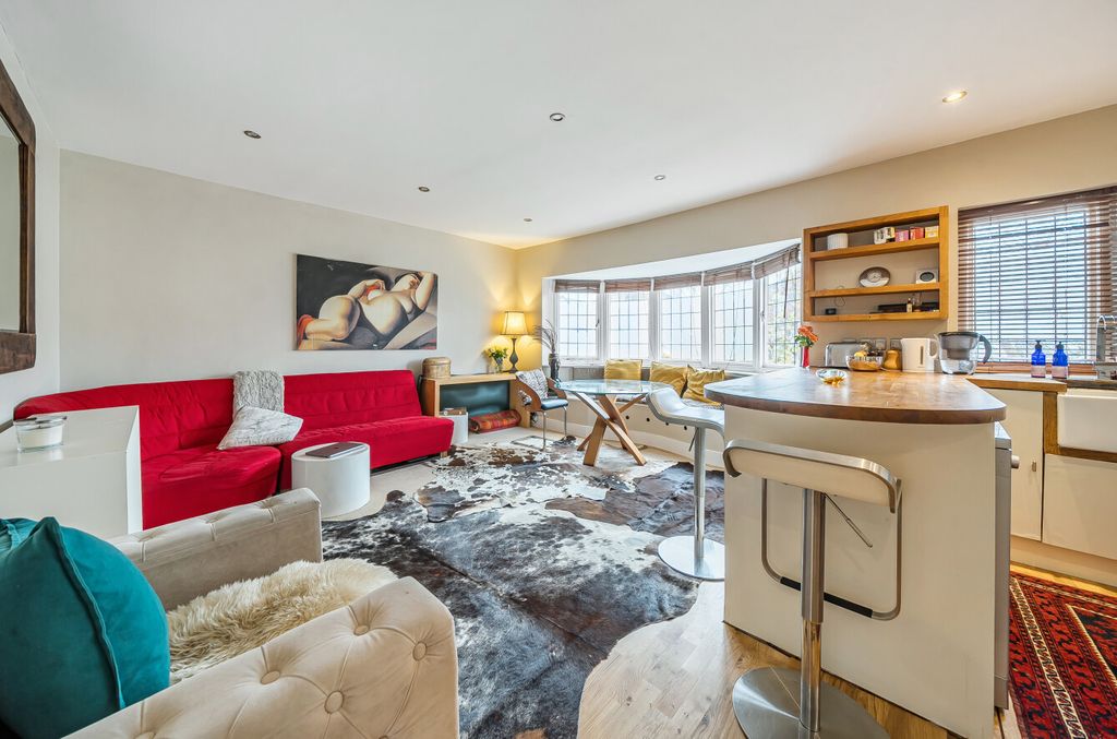 Property photo 2 of 17 1373474-9-6908c40...