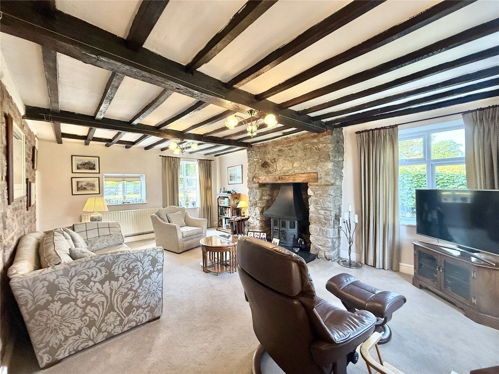 Property photo 3 of 47 Picture No. 17