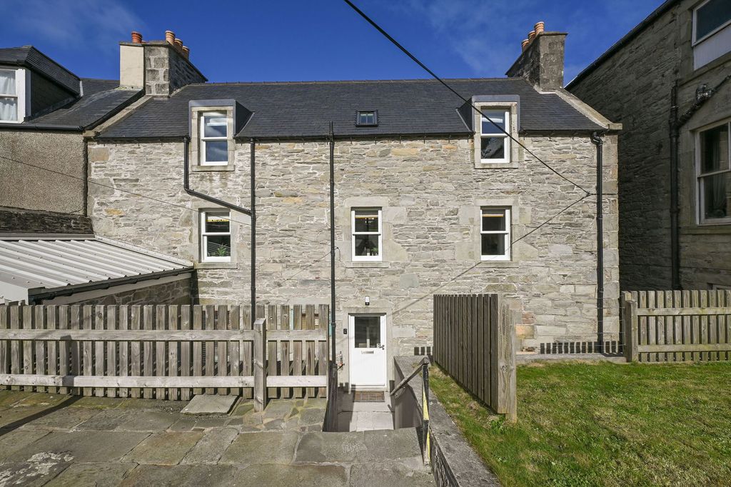Property photo 3 of 67
