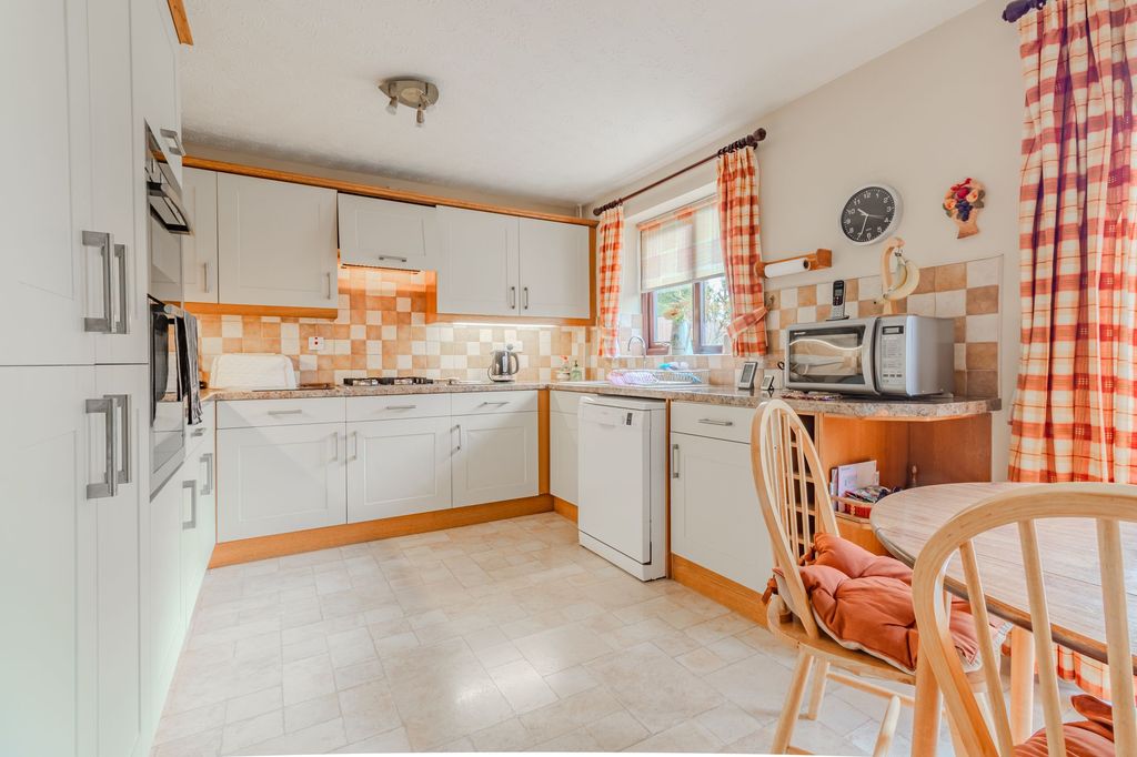 Property photo 3 of 26