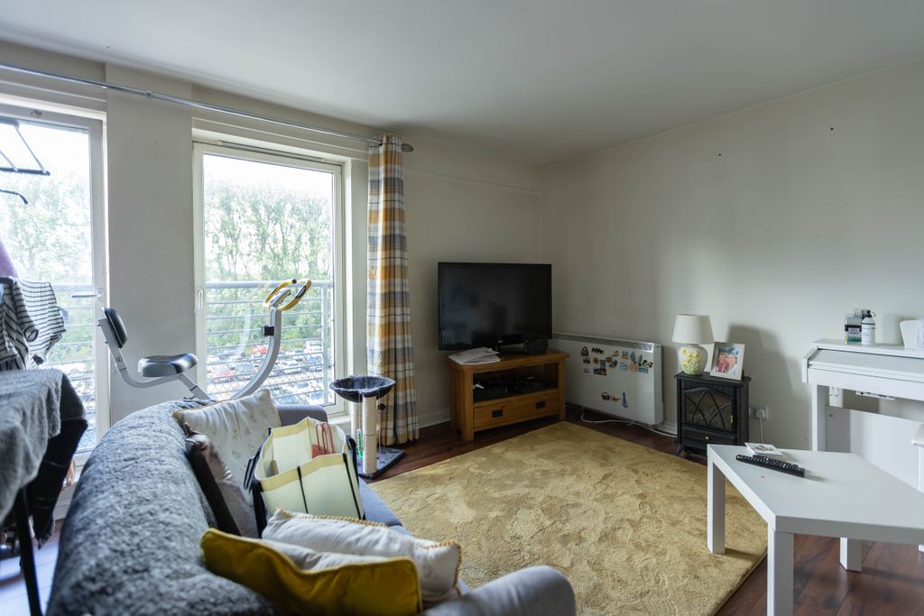 Property photo 2 of 34
