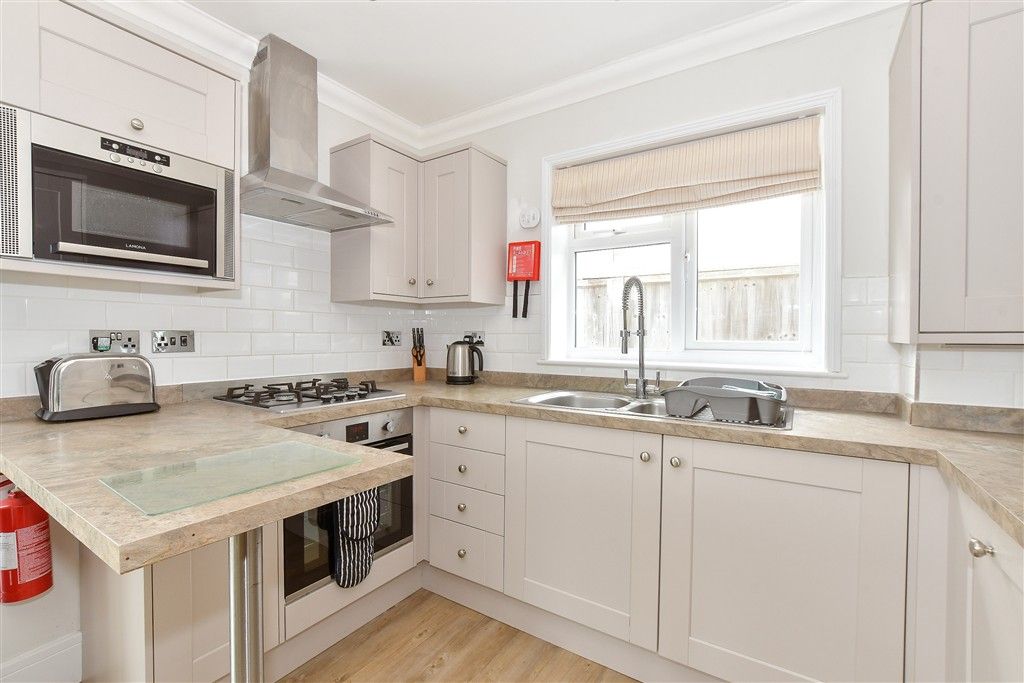 Property photo 3 of 13 Kitchen