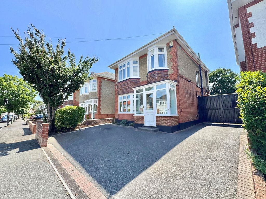 Property photo 2 of 21