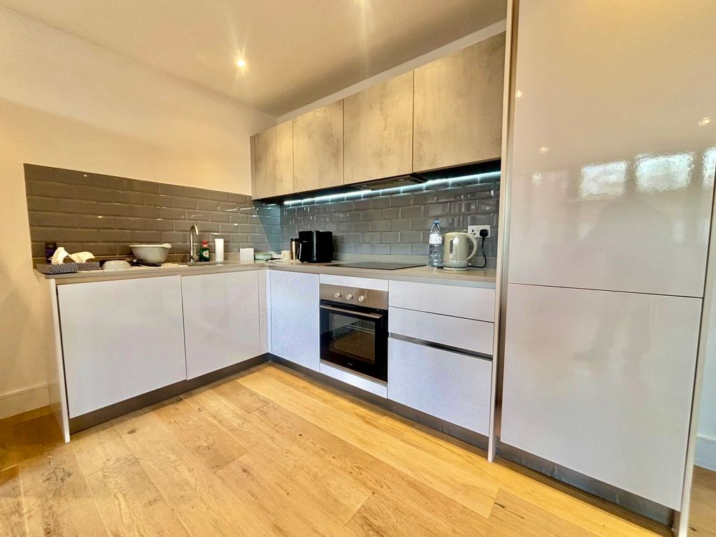 Property photo 1 of 7 Image