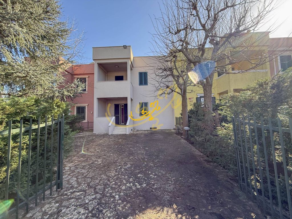 Property photo 1 of 43