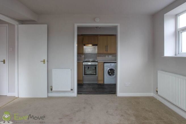 Property photo 2 of 9 F2Bhlr3