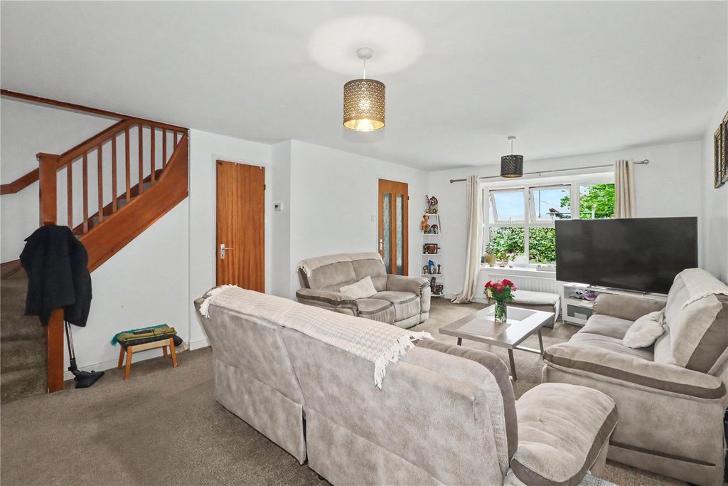 Property photo 2 of 18 Picture No. 15