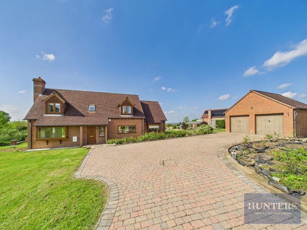 Property photo 1 of 40 Cam02256G0-Pr0318-Still047.Jpg
