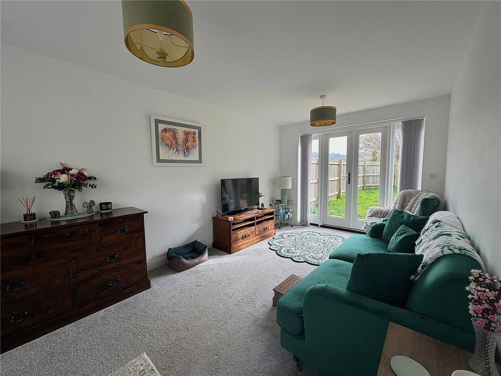 Property photo 2 of 9 Picture No. 19