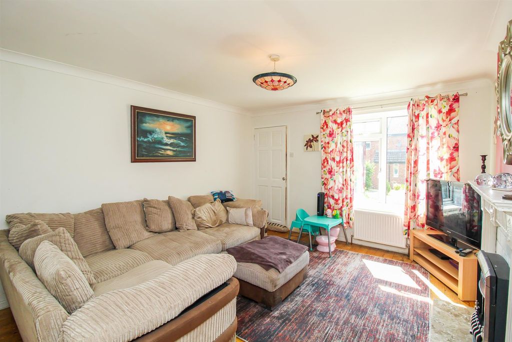 Property photo 3 of 8 Living Room