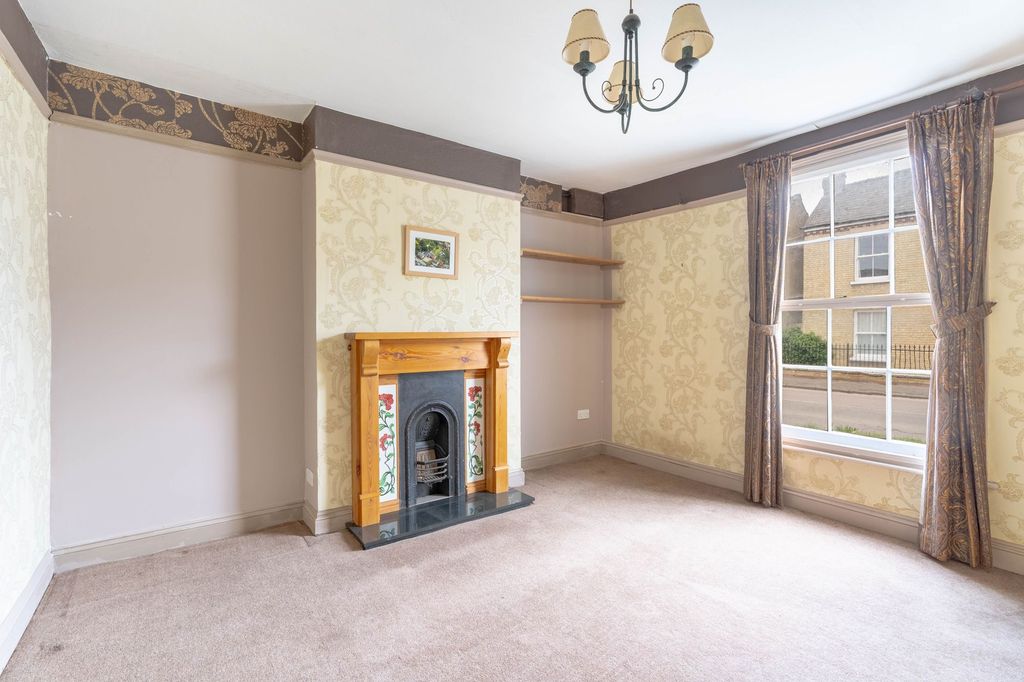 Property photo 2 of 18