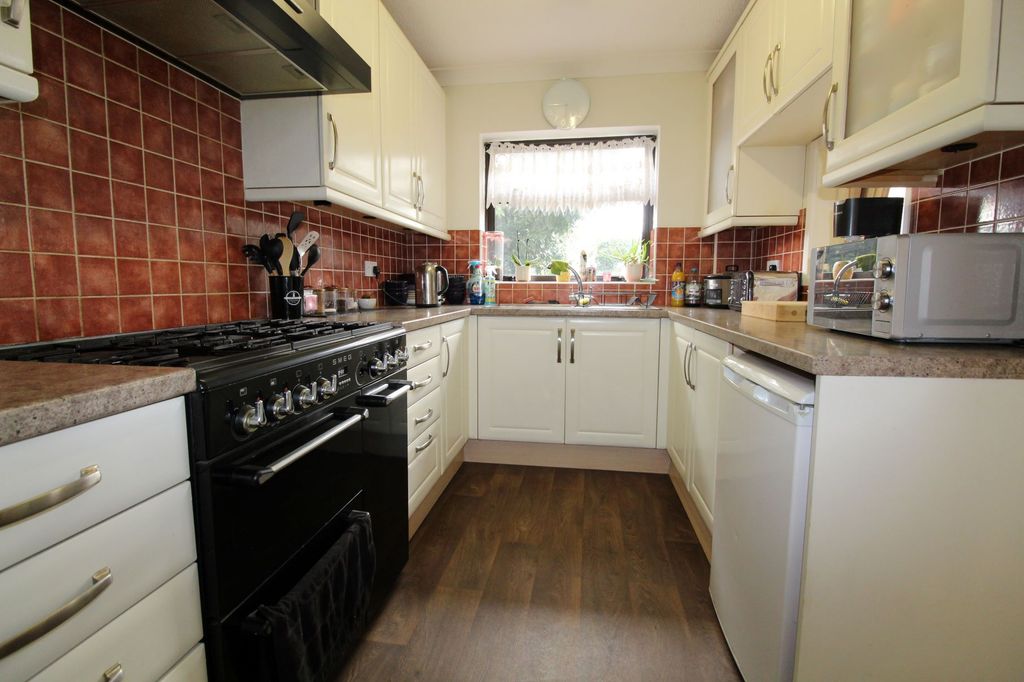 Property photo 3 of 24