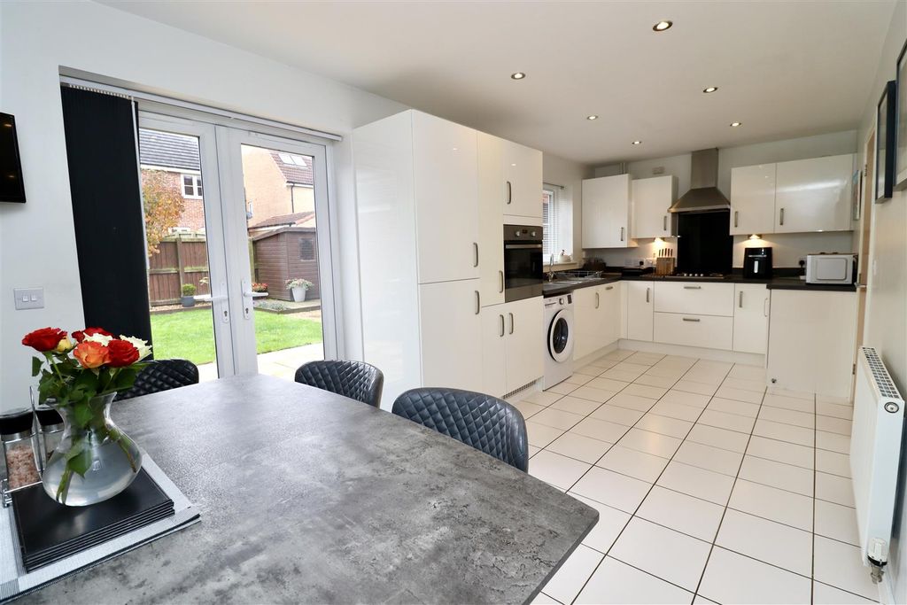 Property photo 3 of 12 Image00009.Jpeg