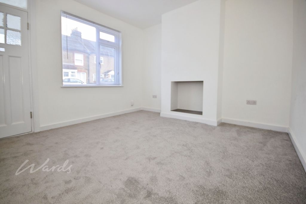 Property photo 3 of 8 Cowper Lounge