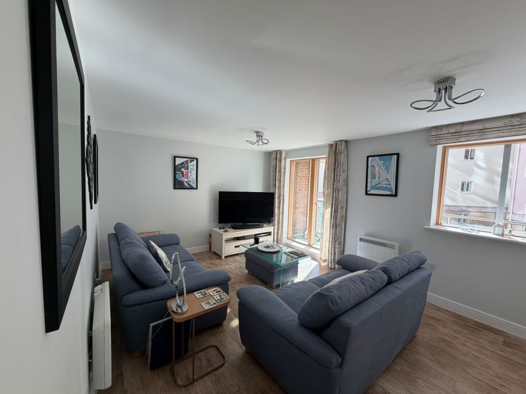 Property photo 2 of 11