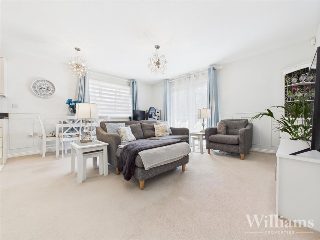 Property photo 3 of 12 Cam02861G0-Pr0440-Still015.Jpg