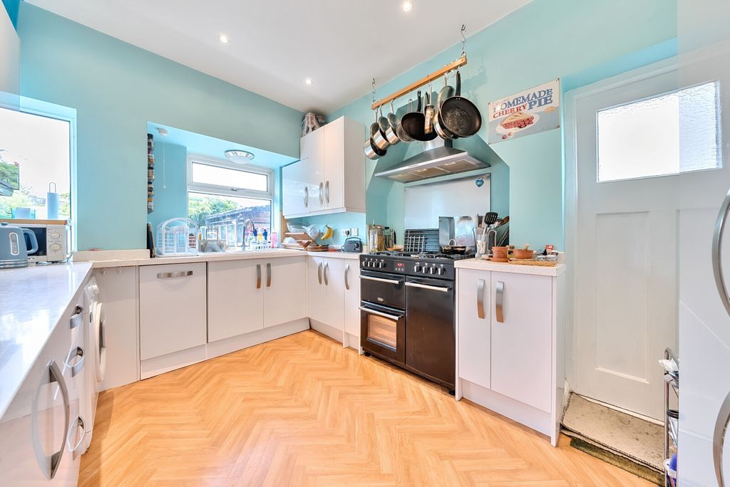Property photo 3 of 20 1333328-15-6890F6...