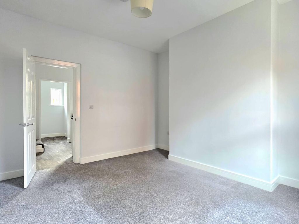 Property photo 3 of 11 Living Room