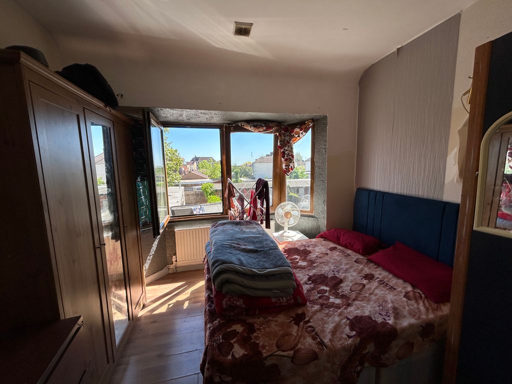 Property photo 2 of 4