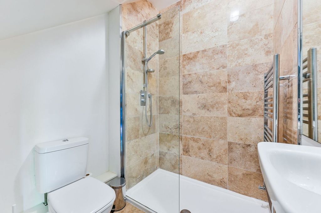 Property photo 3 of 24