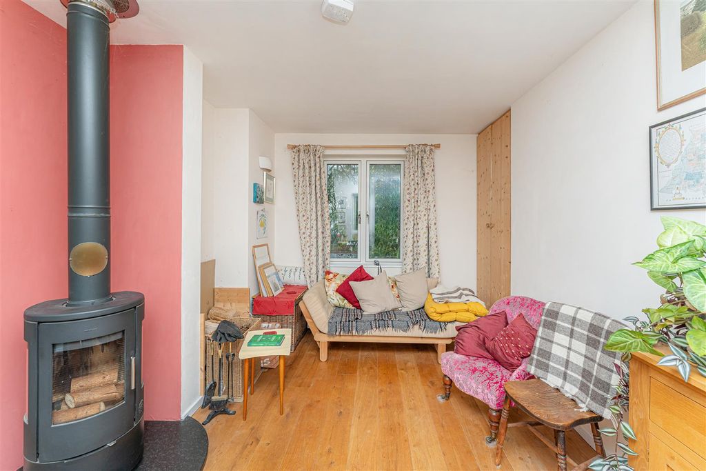 Property photo 2 of 23 Living Room