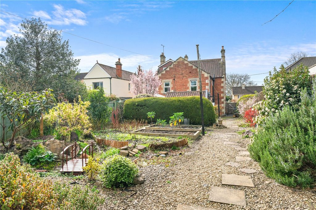 Property photo 2 of 17 Picture No. 10