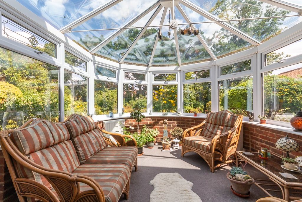 Property photo 2 of 17 Conservatory