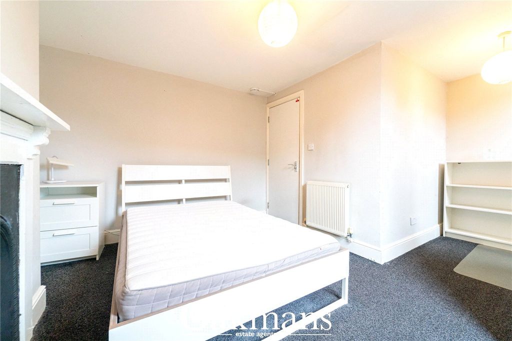 Property photo 3 of 18 Picture No. 24