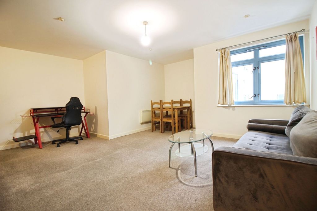 Property photo 3 of 9