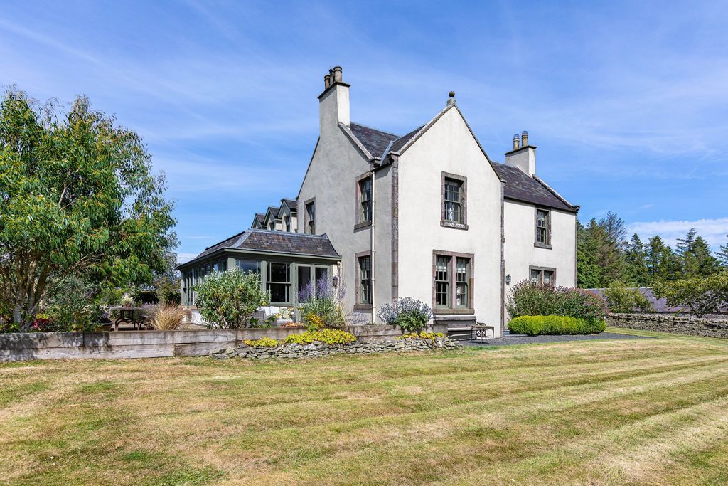 Property photo 1 of 58 West Acre, Mosshouses