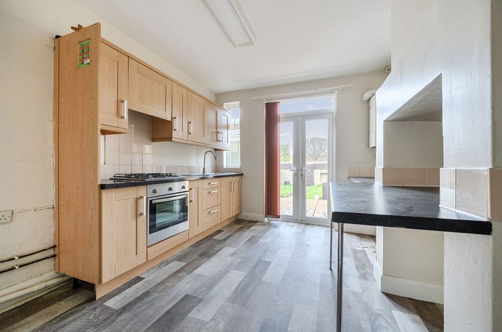 Property photo 2 of 18