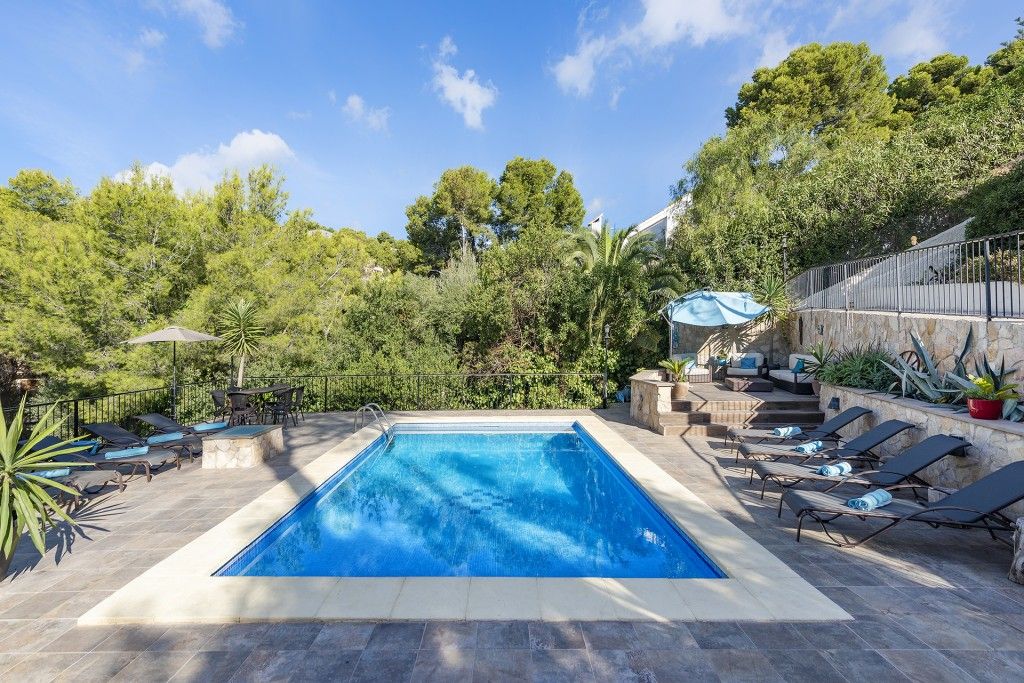 Property photo 2 of 20 Pool (1)