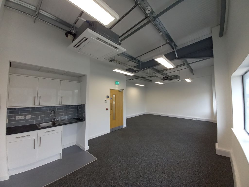 Property photo 3 of 9 Photo 4