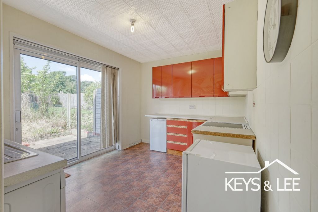 Property photo 2 of 14 4137494