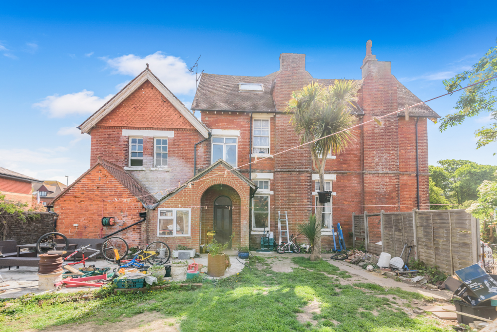 Property photo 1 of 12