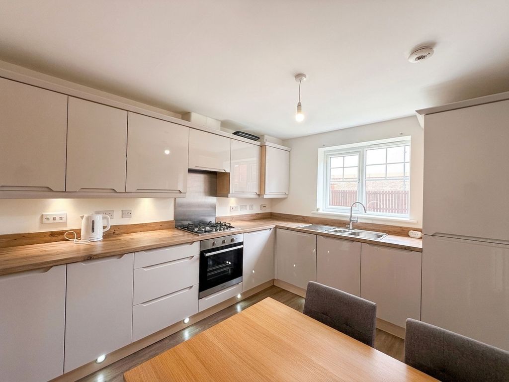Property photo 2 of 15 Kitchen