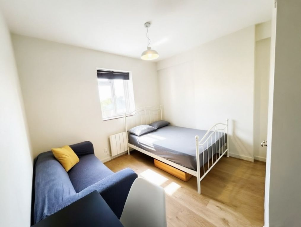 Property photo 1 of 11 Bedroom