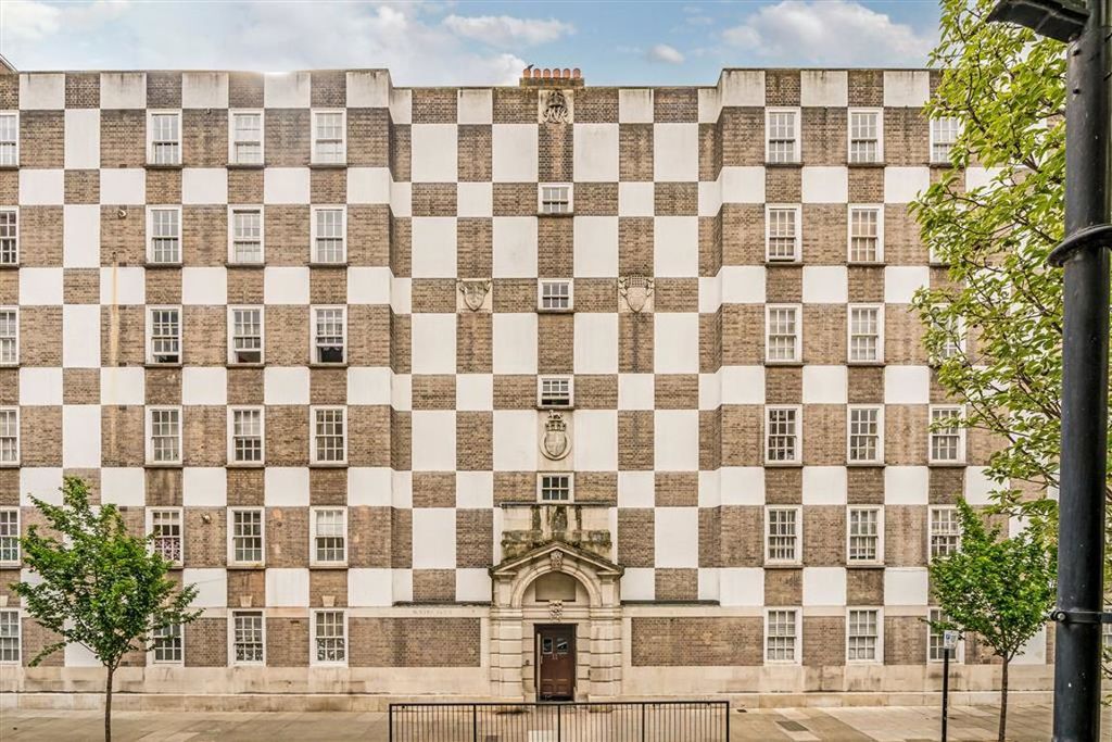 Property photo 1 of 5