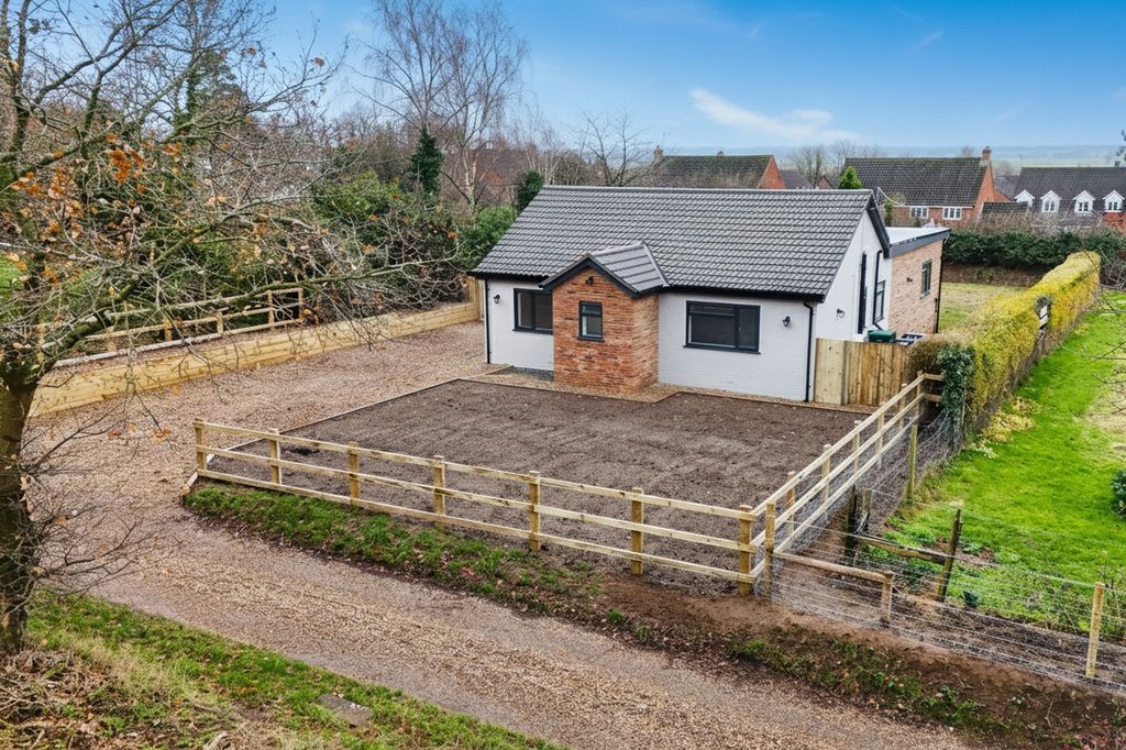 Property photo 1 of 28