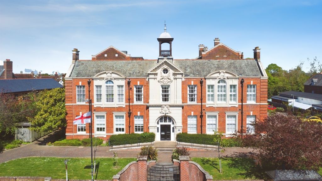 Property photo 1 of 17