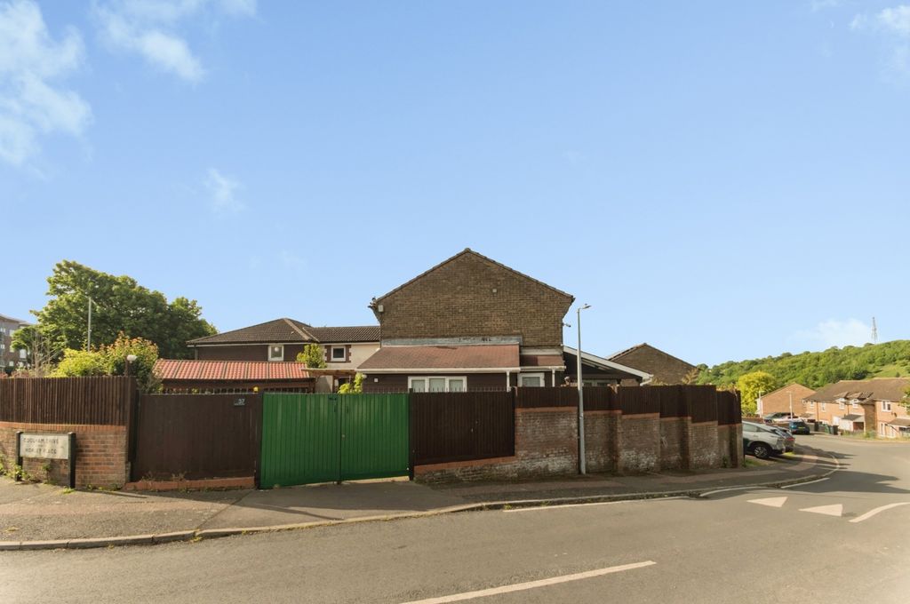 Property photo 1 of 30 Pbox-Img.Jpg