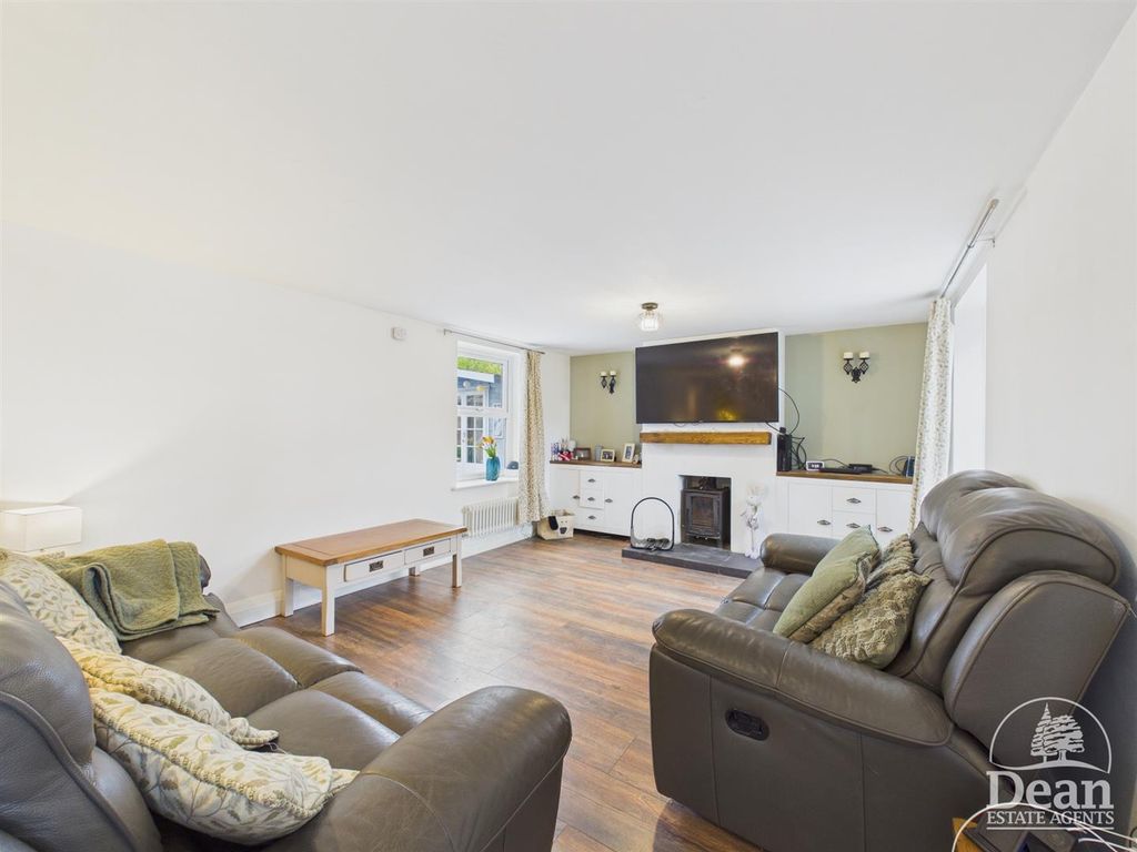 Property photo 2 of 23