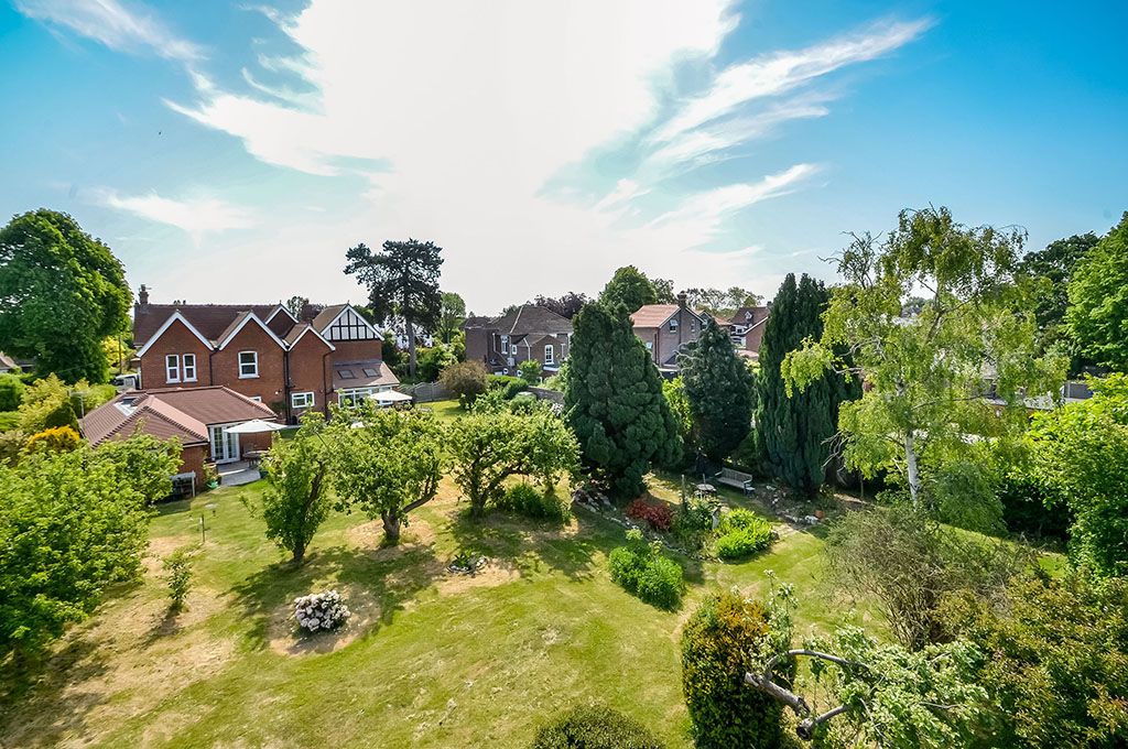 Property photo 2 of 32