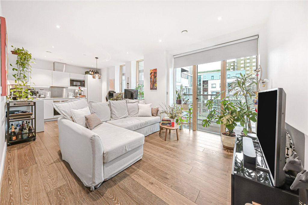 Property photo 1 of 11 Reception