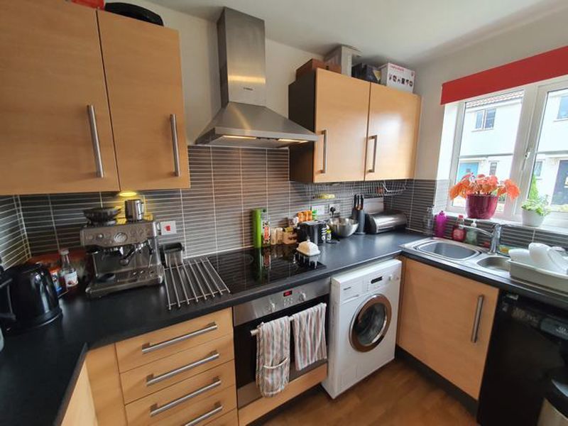 Property photo 2 of 11 Kitchen