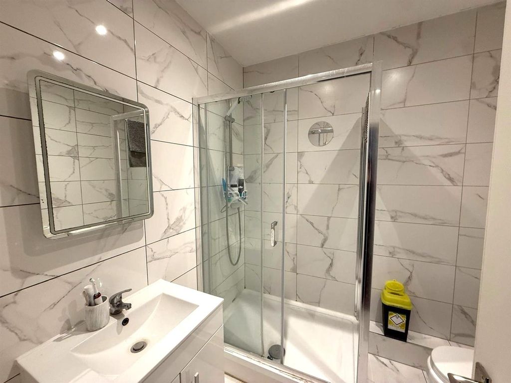 Property photo 3 of 3 Bathroom.Jpg