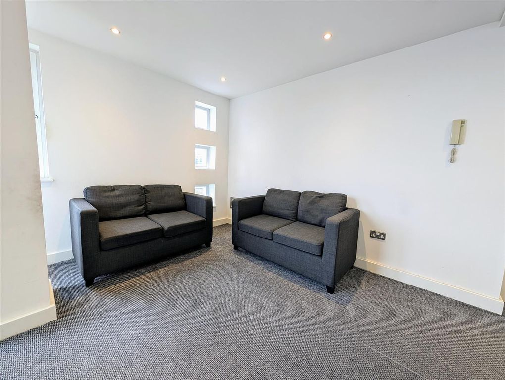 Property photo 3 of 11 Living Room2.Jpg