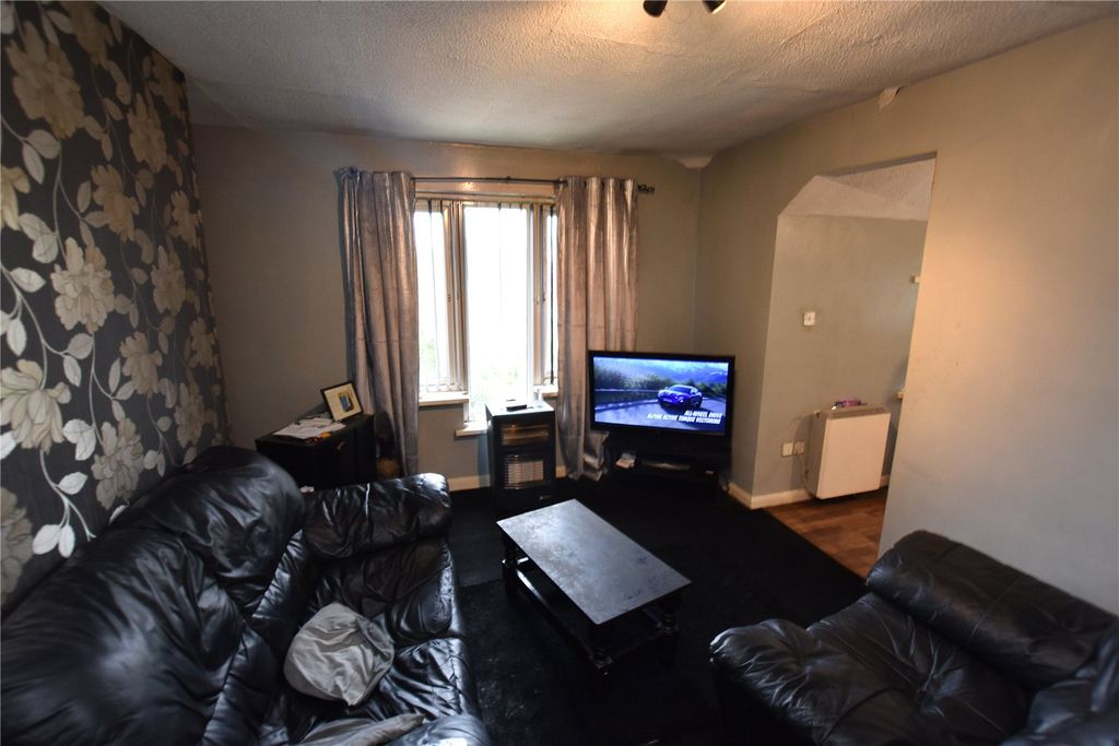 Property photo 2 of 5 Picture No. 11